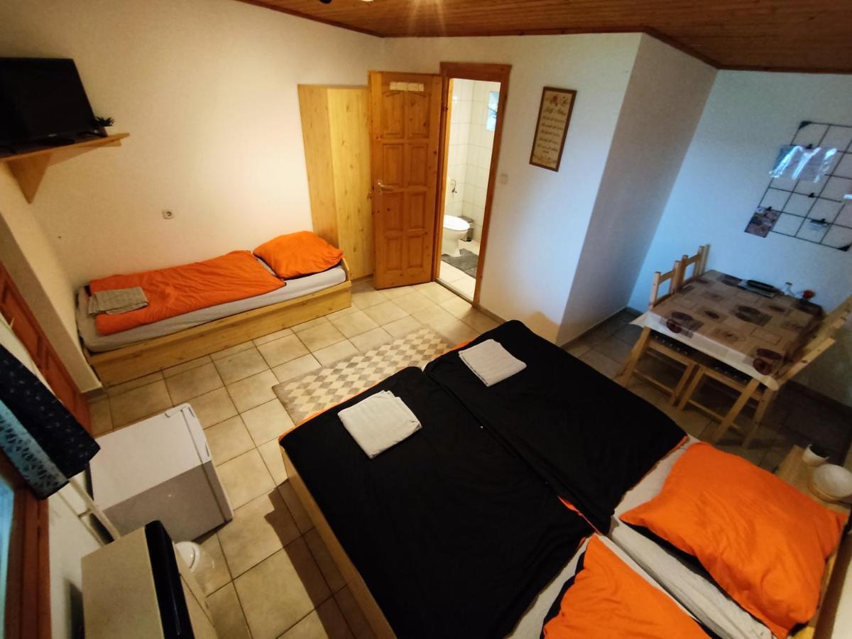 Suello Feszek Apartman Apartment Tiszafured Bagian luar foto