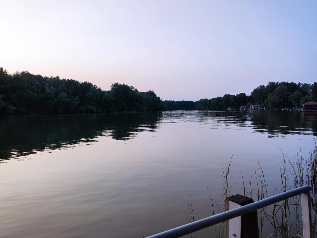 Suello Feszek Apartman Apartment Tiszafured Bagian luar foto